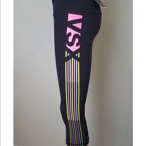 💪🏼VSX NWT Victoria’s Secret Knockout Crop Pants